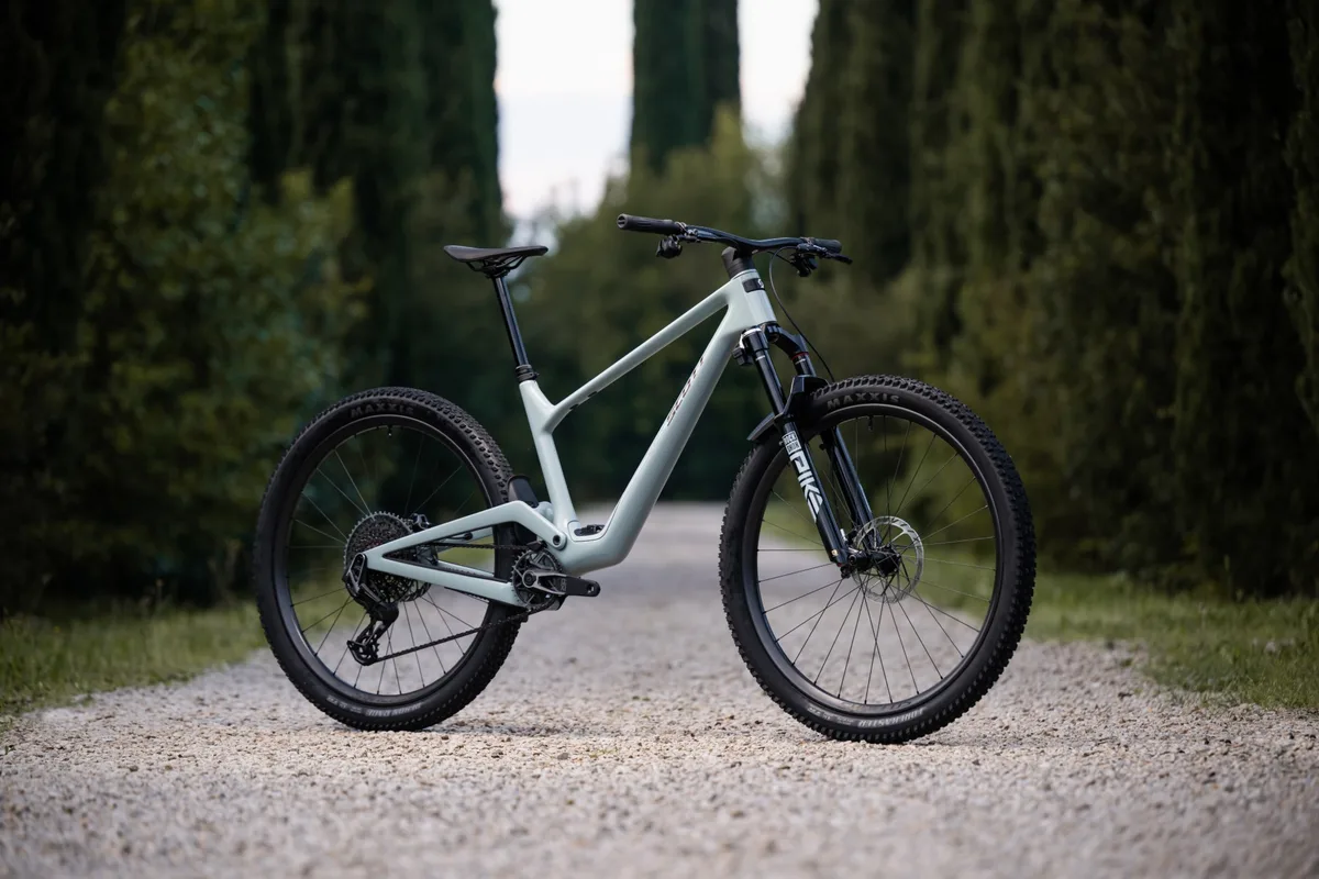 Nouveau Scott Spark, VTT cross-country tout-suspendu vert clair, à tester à l'Oktober Vélo Fest à Bulle